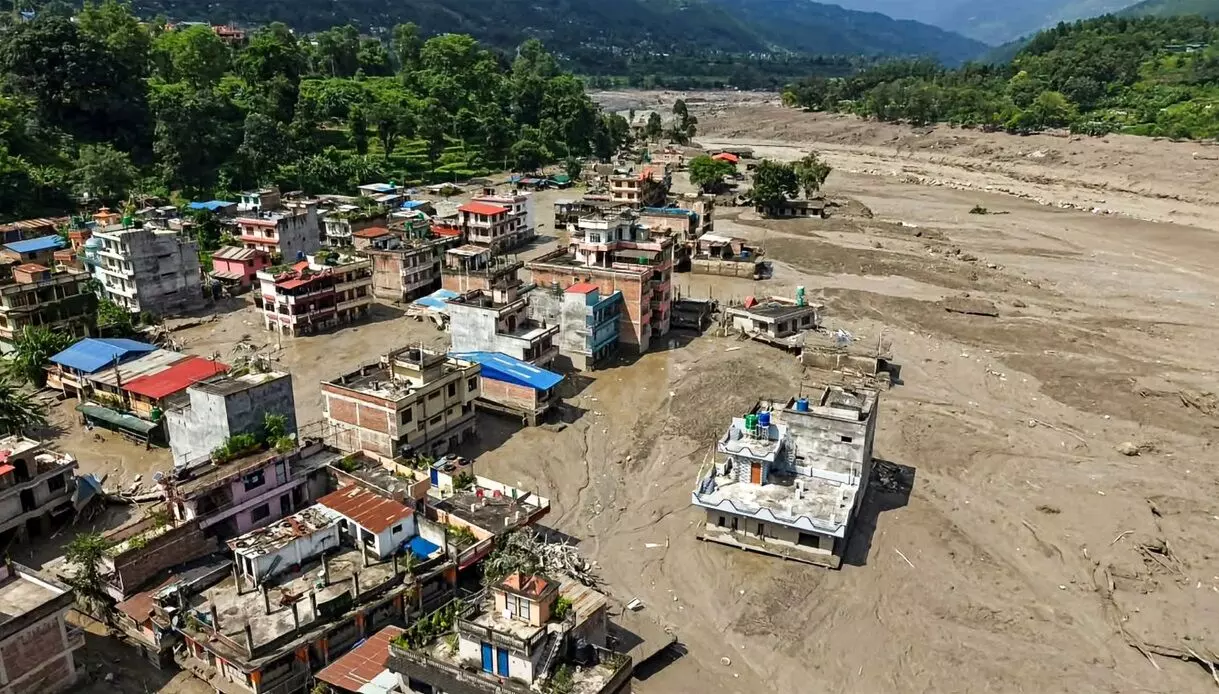 Nepal Floods: छत्तीसगढ़ के 9 नागरिकों की डिटेल्स आई सामने, रायपुर के 5 नागरिक सुरक्षित लौट रहे Nepal Floods: छत्तीसगढ़ के 9 नागरिकों की डिटेल्स आई सामने, रायपुर के 5 नागरिक सुरक्षित लौट रहे