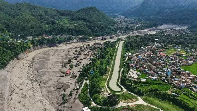 Nepal: नेपाल में बाढ़ से तबाही: 626 मौतें, 2500 से ज्यादा लापता; 2465 लोगों का रेस्क्यू Nepal: नेपाल में बाढ़ से तबाही: 626 मौतें, 2500 से ज्यादा लापता; 2465 लोगों का रेस्क्यू