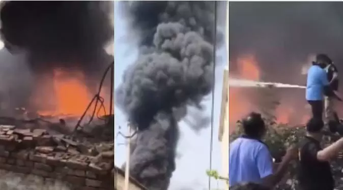 Jalandhar Mattress Factory Fire: मैट्रेस फैक्टरी में भीषण आग, 5-6 दमकल मौके पर मौजूद, मची अफरा-तफरी Jalandhar Mattress Factory Fire: मैट्रेस फैक्टरी में भीषण आग, 5-6 दमकल मौके पर मौजूद, मची अफरा-तफरी