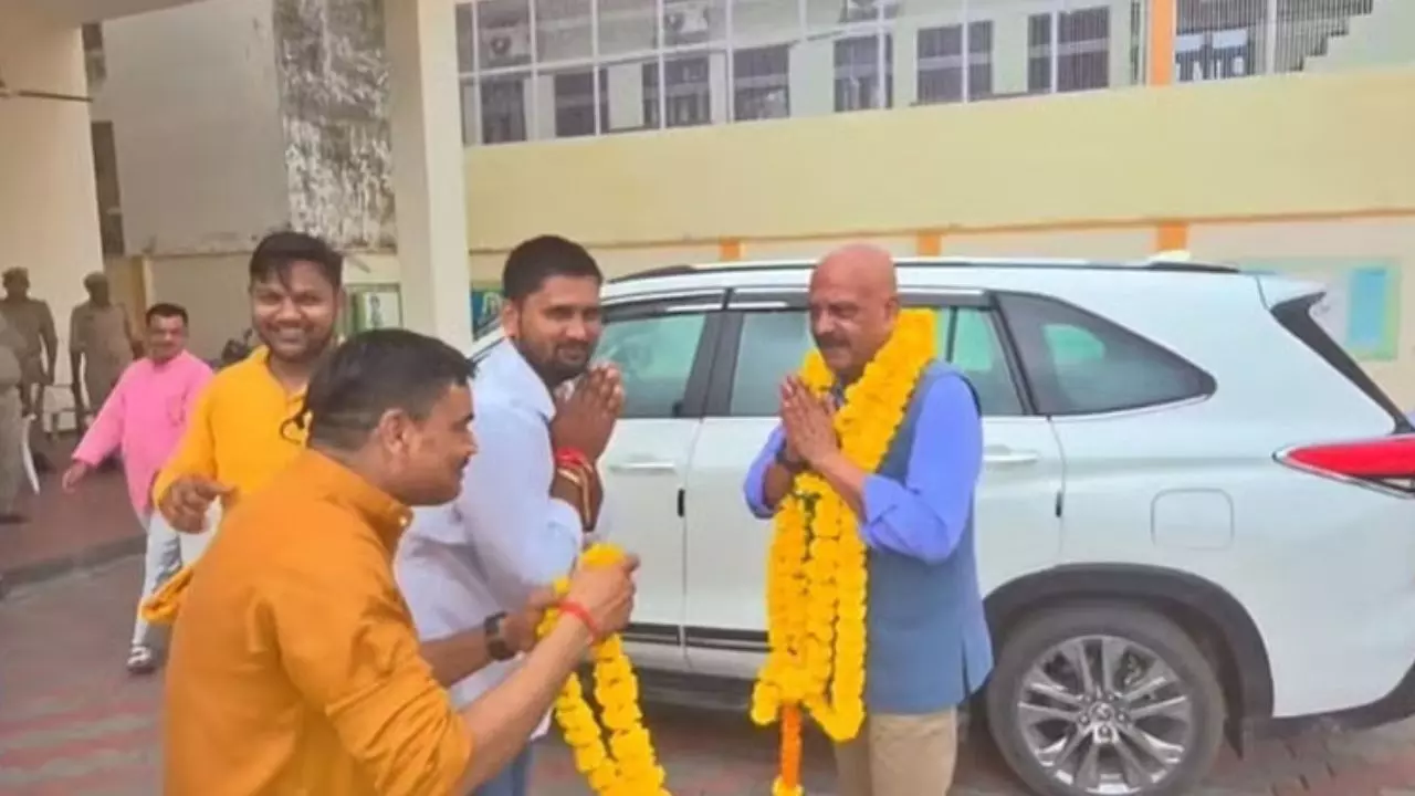 Ram Mandir Trust : जितेंद्र मिश्रा ने संभाला CEO का पदभार, बोले- राष्ट्र सेवा के बाद अब रामभक्तों की सेवा करूंगा Ram Mandir Trust : जितेंद्र मिश्रा ने संभाला CEO का पदभार, बोले- राष्ट्र सेवा के बाद अब रामभक्तों की सेवा करूंगा