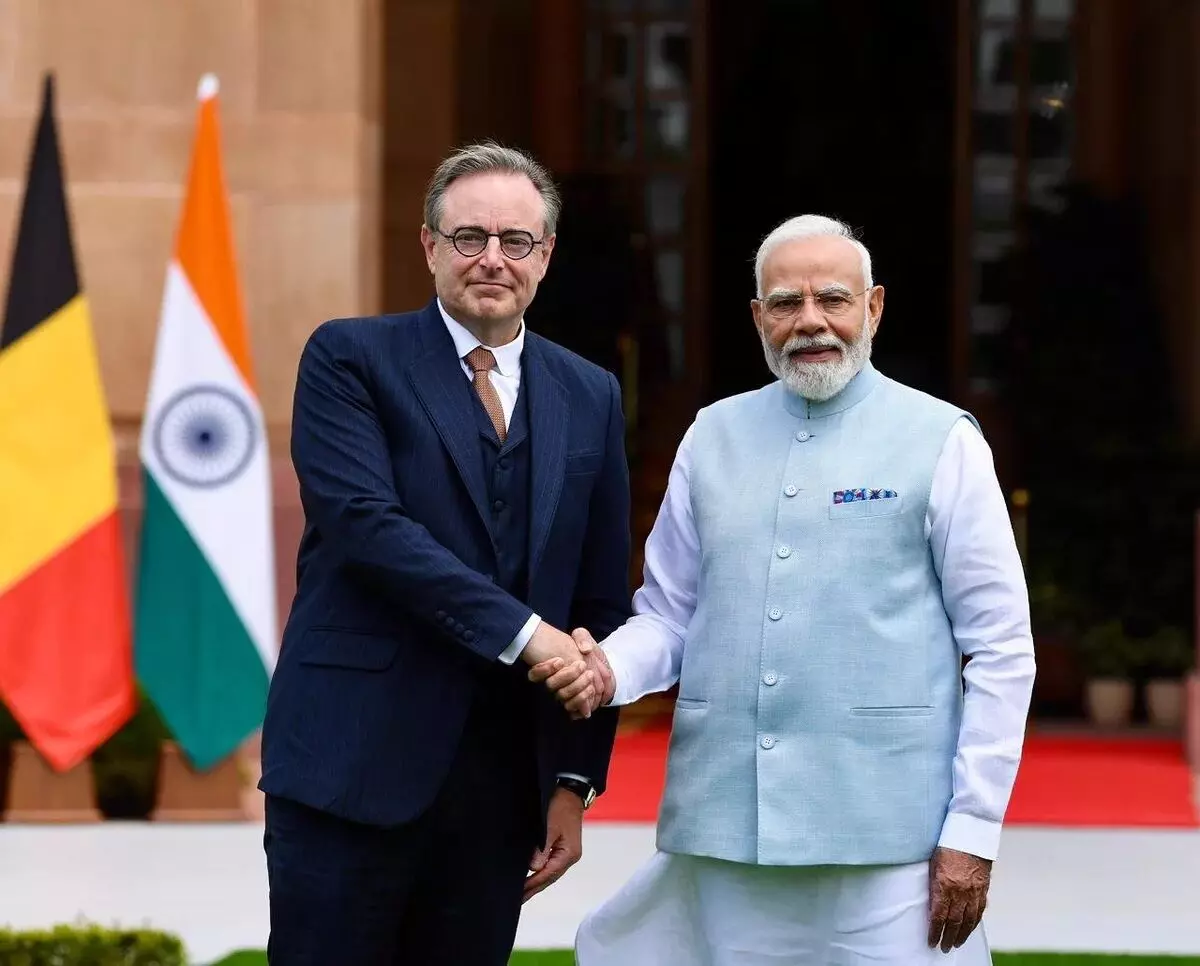 मोदी से मिले बेल्जियम के PM डी वेवर: हैदराबाद हाउस में हुई बैठक, रक्षा-व्यापार और तकनीक पर बढ़ेगा सहयोग मोदी से मिले बेल्जियम के PM डी वेवर: हैदराबाद हाउस में हुई बैठक, रक्षा-व्यापार और तकनीक पर बढ़ेगा सहयोग