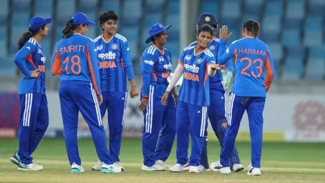 IND W vs HKC W: स्मृति मंधाना के शतक से भारत की बड़ी जीत, हांगकांग को 137 रन से हराया, इंडिया सेमीफाइनल में IND W vs HKC W: स्मृति मंधाना के शतक से भारत की बड़ी जीत, हांगकांग को 137 रन से हराया, इंडिया सेमीफाइनल में