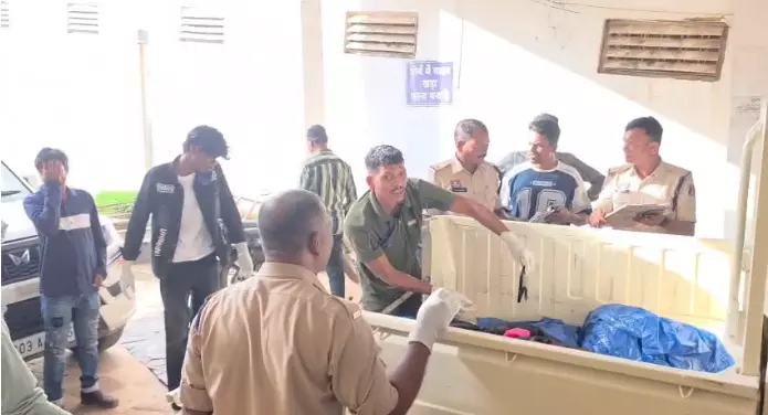 CG Accident : जन्माष्टमी पर केशकाल में दो दर्दनाक सड़क हादसे, 2 की मौत और 7 घायल CG Accident : जन्माष्टमी पर केशकाल में दो दर्दनाक सड़क हादसे, 2 की मौत और 7 घायल