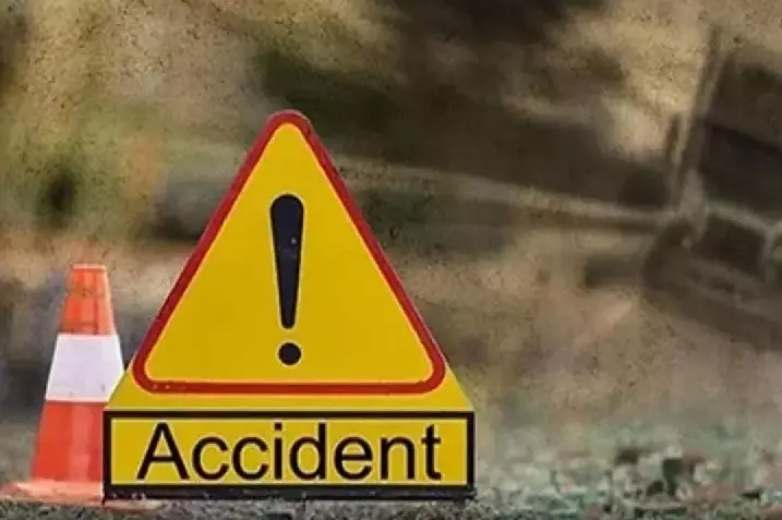 CG Accident : पेड़ से टकराकर बुरी तरह क्षतिग्रस्त हुई स्कॉर्पियो, हादसे में दो युवकों की मौत CG Accident : पेड़ से टकराकर बुरी तरह क्षतिग्रस्त हुई स्कॉर्पियो, हादसे में दो युवकों की मौत