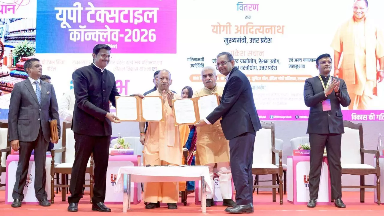 UP Textile Conclave 2026 : सीएम योगी का बड़ा ऐलान, यूपी को ग्लोबल टेक्सटाइल हब बनाने का लक्ष्य; 5,196 करोड़ के निवेश प्रस्तावों पर MoU UP Textile Conclave 2026 : सीएम योगी का बड़ा ऐलान, यूपी को ग्लोबल टेक्सटाइल हब बनाने का लक्ष्य; 5,196 करोड़ के निवेश प्रस्तावों पर MoU