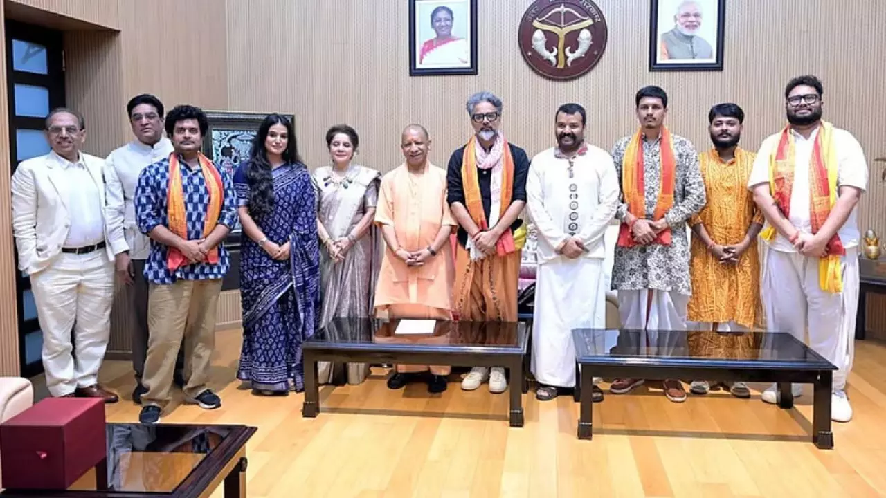 Hanuman Ansh Team Meets CM Yogi: बॉक्स ऑफिस पर धमाल के बाद सीएम योगी से मिली ‘हनुमान अंश’ की टीम, जानें किन मुद्दों पर हुई चर्चा Hanuman Ansh Team Meets CM Yogi: बॉक्स ऑफिस पर धमाल के बाद सीएम योगी से मिली ‘हनुमान अंश’ की टीम, जानें किन मुद्दों पर हुई चर्चा