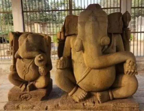 Barsur Twin Ganesha Temples Chhattisgarh: छत्तीसगढ़ के बारसूर में दुनिया का इकलौता मंदिर जहां जुड़वा हैं गणेश, बाणासुर से जुड़ा है दिलचस्प किस्सा Barsur Twin Ganesha Temples Chhattisgarh: छत्तीसगढ़ के बारसूर में दुनिया का इकलौता मंदिर जहां जुड़वा हैं गणेश, बाणासुर से जुड़ा है दिलचस्प किस्सा