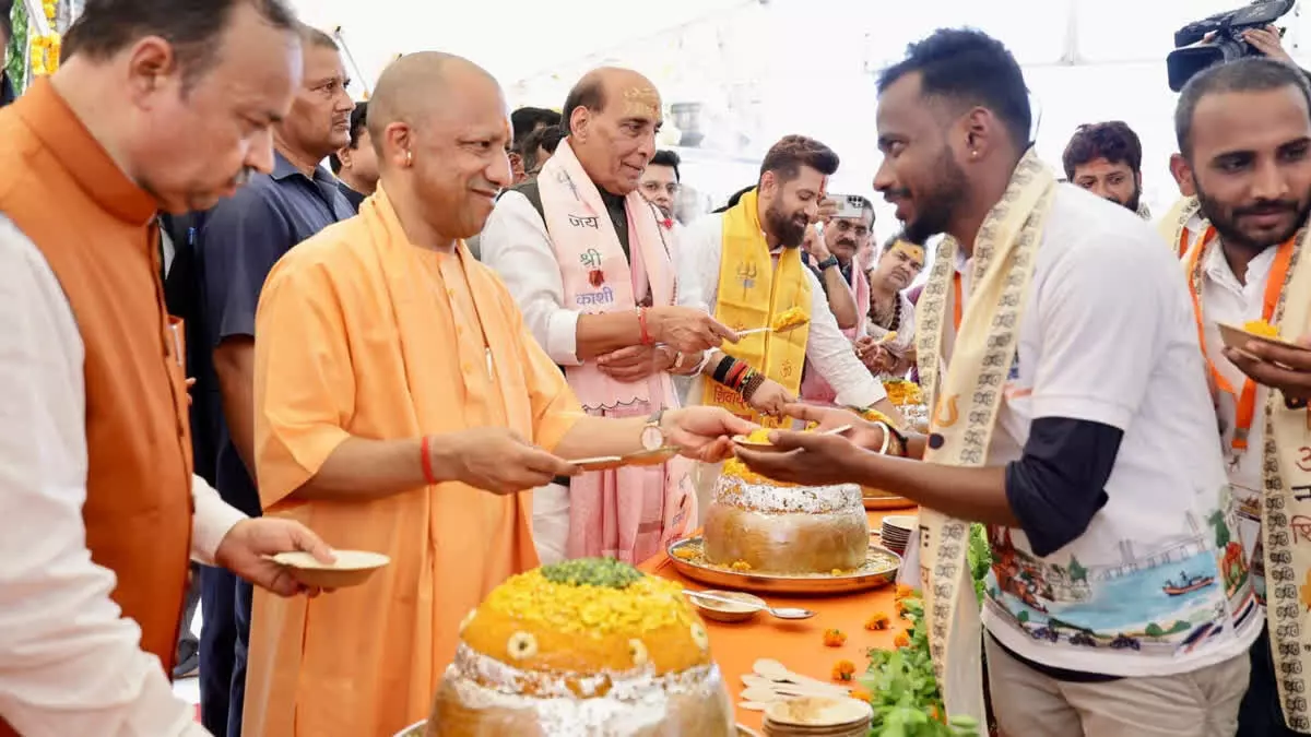 UP : वाराणसी में सेवा संकल्प अभियान का शुभारंभ, काशी से वडनगर तक निकली बाइक यात्रा; राजनाथ सिंह बोले- भारत बन रहा आर्थिक और सांस्कृतिक शक्ति UP : वाराणसी में सेवा संकल्प अभियान का शुभारंभ, काशी से वडनगर तक निकली बाइक यात्रा; राजनाथ सिंह बोले- भारत बन रहा आर्थिक और सांस्कृतिक शक्ति