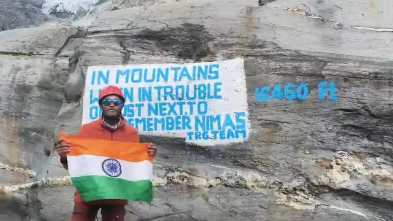 MP के जतिन बन्देवार ने रचा इतिहास, माउंट गोरिचैन की ग्लेशिएशन चोटी पर लहराया तिरंगा MP के जतिन बन्देवार ने रचा इतिहास, माउंट गोरिचैन की ग्लेशिएशन चोटी पर लहराया तिरंगा