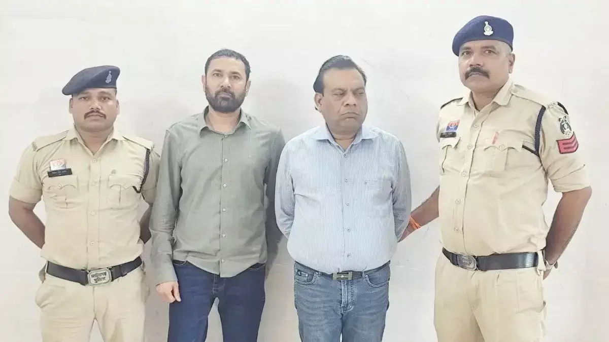CG Crime : चोरी के स्क्रैप की खरीदारी पर कार्रवाई, दो डायरेक्टर गिरफ्तार CG Crime : चोरी के स्क्रैप की खरीदारी पर कार्रवाई, दो डायरेक्टर गिरफ्तार