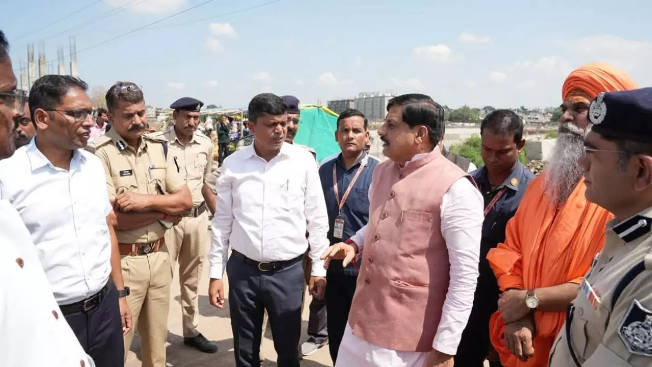 MP : सिंहस्थ 2028 की तैयारियों का CM मोहन यादव ने लिया जायजा, नीलगंगा-नानाखेड़ा मार्ग का किया निरीक्षण MP : सिंहस्थ 2028 की तैयारियों का CM मोहन यादव ने लिया जायजा, नीलगंगा-नानाखेड़ा मार्ग का किया निरीक्षण