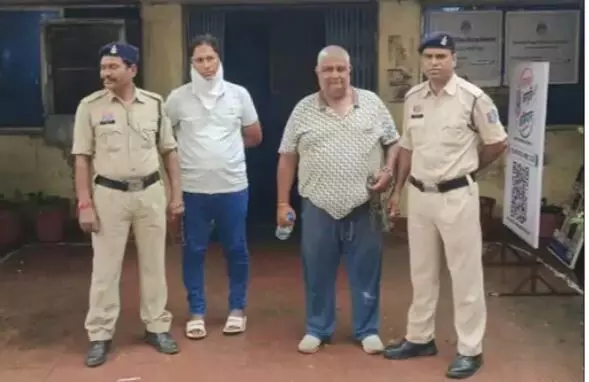 Durg Crime News: कार किसी और की, नंबर किसी और का,चालान और टोल के मैसेज ने खोली पोल, दो आरोपी गिरफ्तार Durg Crime News: कार किसी और की, नंबर किसी और का,चालान और टोल के मैसेज ने खोली पोल, दो आरोपी गिरफ्तार