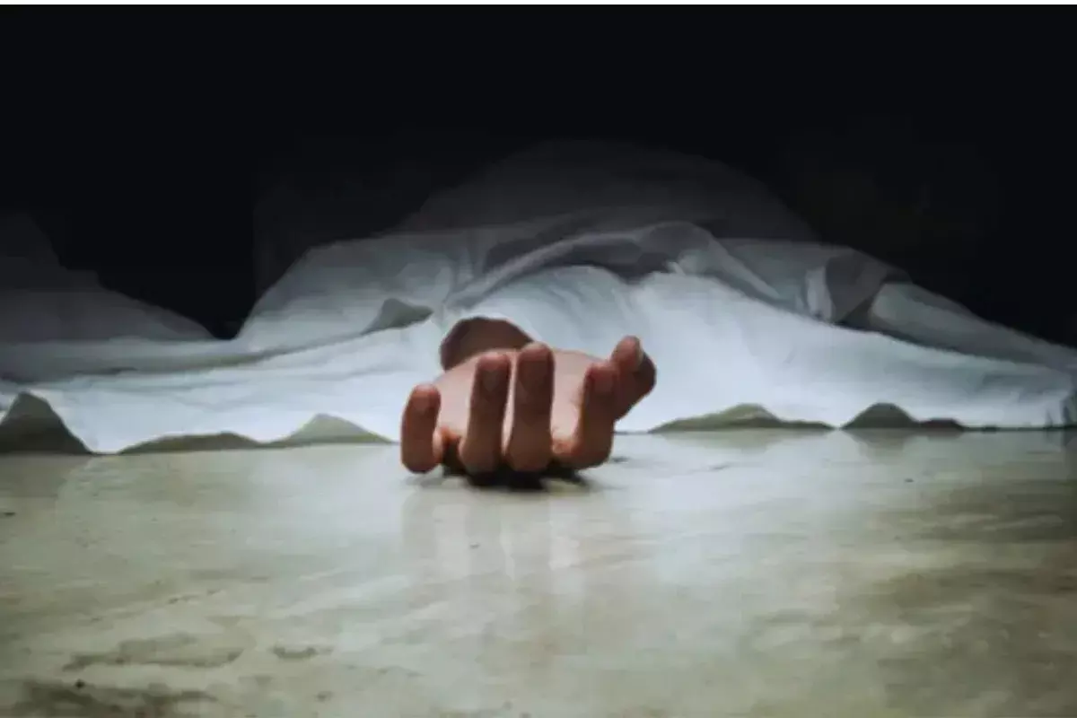 CG News : फुटू लेने खेत गई 12 साल की बच्ची की करंट से मौत, फसल बचाने बिछाए तार बने जानलेवा CG News : फुटू लेने खेत गई 12 साल की बच्ची की करंट से मौत, फसल बचाने बिछाए तार बने जानलेवा