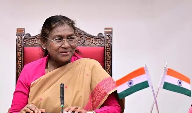 राष्ट्रपति मुर्मू ने छात्रों से कहा- देश और समाज के हित को सबसे ऊपर रखें, शिक्षा तभी सार्थक जब लोगों के काम आए, ‘धन ही सब कुछ नहीं’ राष्ट्रपति मुर्मू ने छात्रों से कहा- देश और समाज के हित को सबसे ऊपर रखें, शिक्षा तभी सार्थक जब लोगों के काम आए, ‘धन ही सब कुछ नहीं’