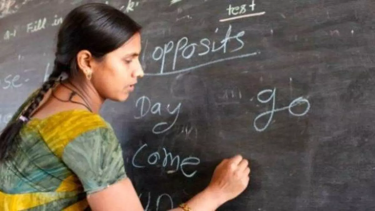 CG Teacher Recruitment 2026 : छत्तीसगढ़ में 6,812 शिक्षकीय पदों पर भर्ती, अक्टूबर-नवंबर में होंगी परीक्षाएं, देखें पूरा शेड्यूल CG Teacher Recruitment 2026 : छत्तीसगढ़ में 6,812 शिक्षकीय पदों पर भर्ती, अक्टूबर-नवंबर में होंगी परीक्षाएं, देखें पूरा शेड्यूल