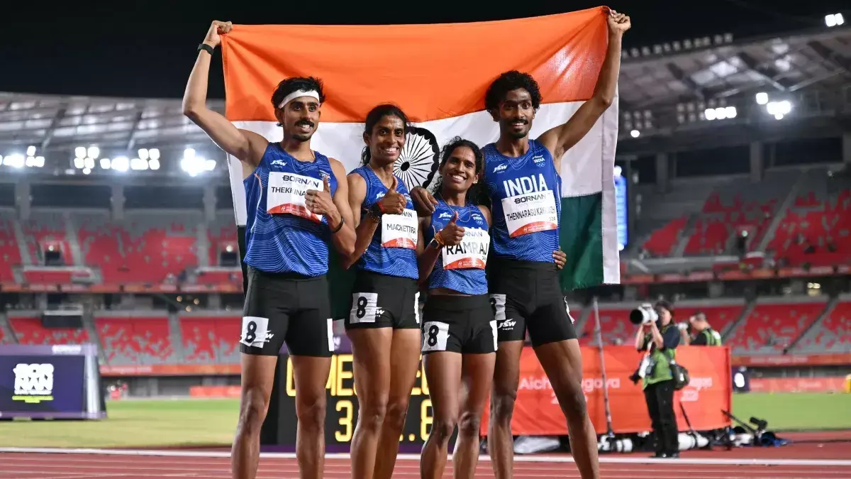 Asian Games 2026 Mixed Relay: भारतीय मिक्स्ड 4x400m रिले टीम ने जीता सिल्वर मेडल, ट्रक ड्राइवर की बेटी विथ्या रामराज ने रचा इतिहास Asian Games 2026 Mixed Relay: भारतीय मिक्स्ड 4x400m रिले टीम ने जीता सिल्वर मेडल, ट्रक ड्राइवर की बेटी विथ्या रामराज ने रचा इतिहास