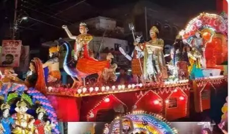 Raipur Ganesh Jhanki Date Change: रायपुर में बारिश के बीच बड़ा अपडेट, गणेश झांकियों झांकियों की तारीख बदली, जानें अब किस दिन निकलेगी झांकी Raipur Ganesh Jhanki Date Change: रायपुर में बारिश के बीच बड़ा अपडेट, गणेश झांकियों झांकियों की तारीख बदली, जानें अब किस दिन निकलेगी झांकी