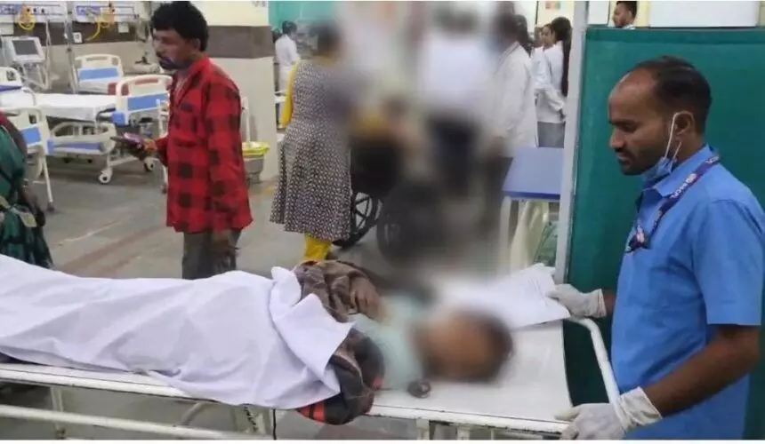 CG News : जमीन पर सो रही दो बहनों की अचानक बिगड़ी तबीयत, एक की मौत, जहरीले जीव के काटने की आशंका CG News : जमीन पर सो रही दो बहनों की अचानक बिगड़ी तबीयत, एक की मौत, जहरीले जीव के काटने की आशंका