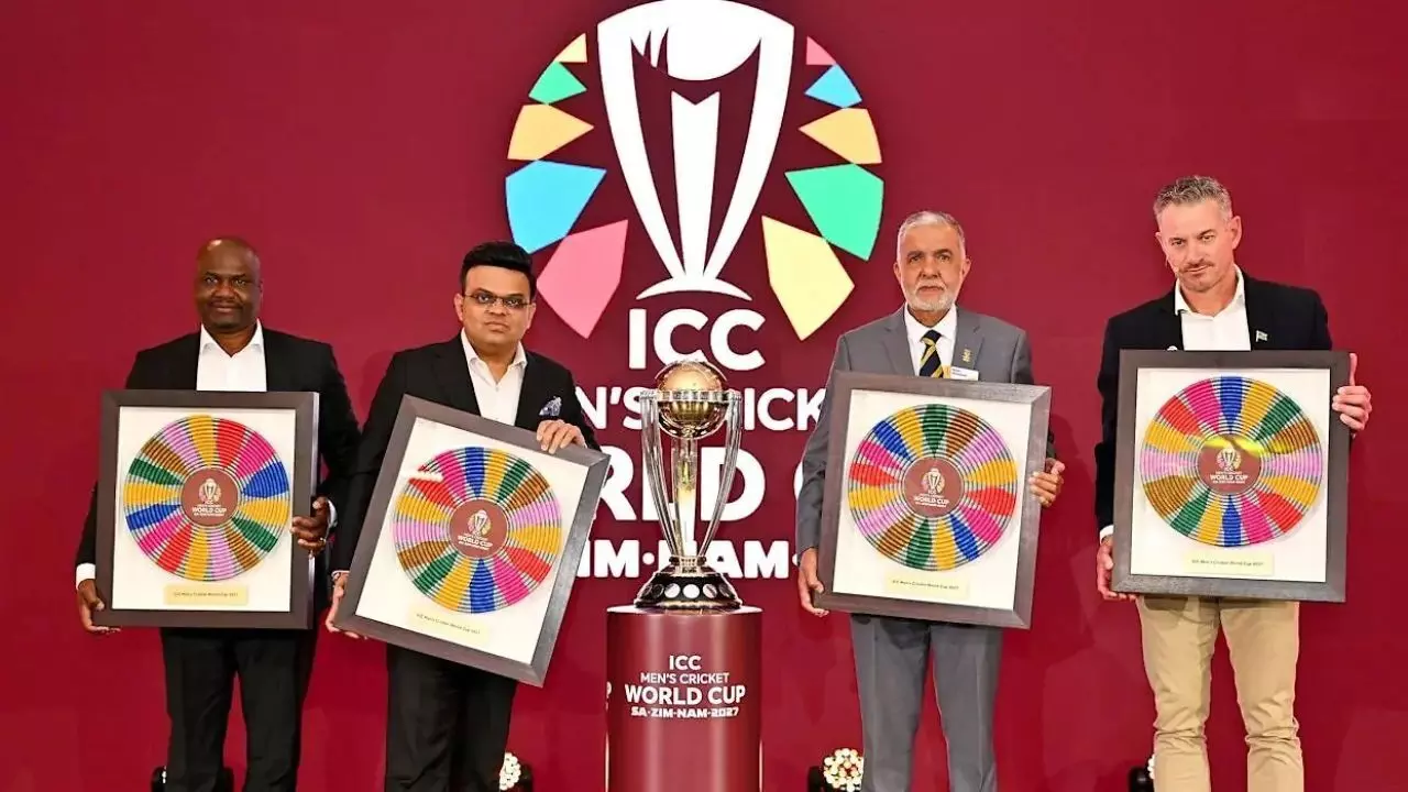 ODI World Cup 2027 Schedule Launch: केपटाउन में क्रिकेट सितारों की महफिल, लारा, फिंच, पोलक और विराट कोहली समेत दिग्गज रहे मौजूद, अधिकारिक शेड्यूल जारी ODI World Cup 2027 Schedule Launch: केपटाउन में क्रिकेट सितारों की महफिल, लारा, फिंच, पोलक और विराट कोहली समेत दिग्गज रहे मौजूद, अधिकारिक शेड्यूल जारी