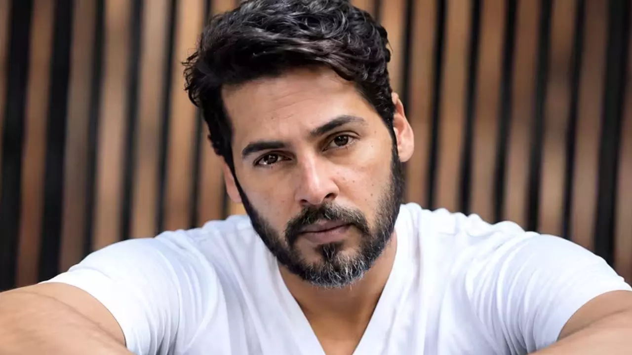 Dino Morea Arrest: मीठी नदी गाद घोटाला मामले में डिनो मोरिया से पूछताछ, क्राइम ब्रांच ने किया घर से गिरफ्तार, EOW कर रही जांच Dino Morea Arrest: मीठी नदी गाद घोटाला मामले में डिनो मोरिया से पूछताछ, क्राइम ब्रांच ने किया घर से गिरफ्तार, EOW कर रही जांच