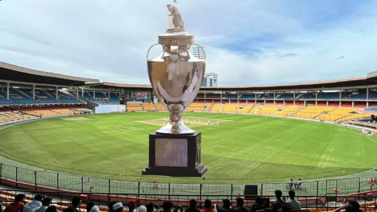 Ranji Trophy 2026-27: दो चरणों में खेली जाएगी रणजी ट्रॉफी, 11 अक्टूबर से शुरू होगा पहला फेज Ranji Trophy 2026-27: दो चरणों में खेली जाएगी रणजी ट्रॉफी, 11 अक्टूबर से शुरू होगा पहला फेज