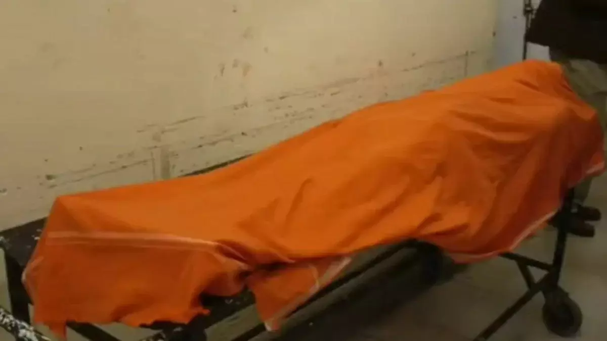 MP Crime : सालों पुराने उत्पीड़न का बदला लेने पहुंची पोती, क्रिकेट बैट से दादा की हत्या की, गिरफ्तार MP Crime : सालों पुराने उत्पीड़न का बदला लेने पहुंची पोती, क्रिकेट बैट से दादा की हत्या की, गिरफ्तार