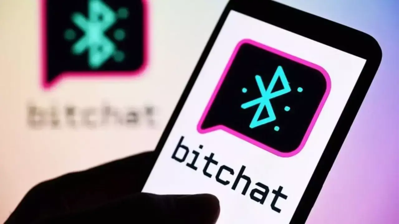 IT मंत्रालय के आदेश पर Apple का बड़ा एक्शन, भारत में App Store से हटाया गया Bitchat, जानें वजह IT मंत्रालय के आदेश पर Apple का बड़ा एक्शन, भारत में App Store से हटाया गया Bitchat, जानें वजह