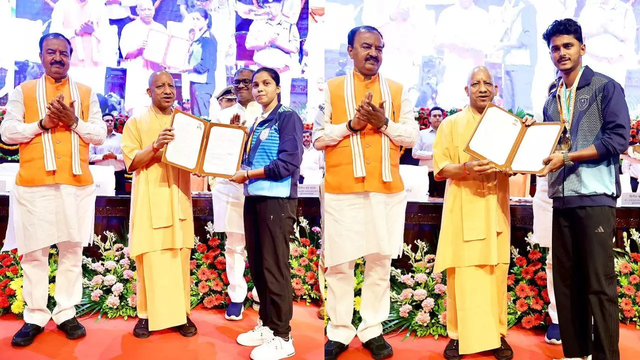 CM योगी ने सपा पर साधा निशाना, 470 खिलाड़ियों को बांटे नियुक्ति पत्र; बोले- अब सिफारिश नहीं, प्रतिभा से मिलती है नौकरी CM योगी ने सपा पर साधा निशाना, 470 खिलाड़ियों को बांटे नियुक्ति पत्र; बोले- अब सिफारिश नहीं, प्रतिभा से मिलती है नौकरी
