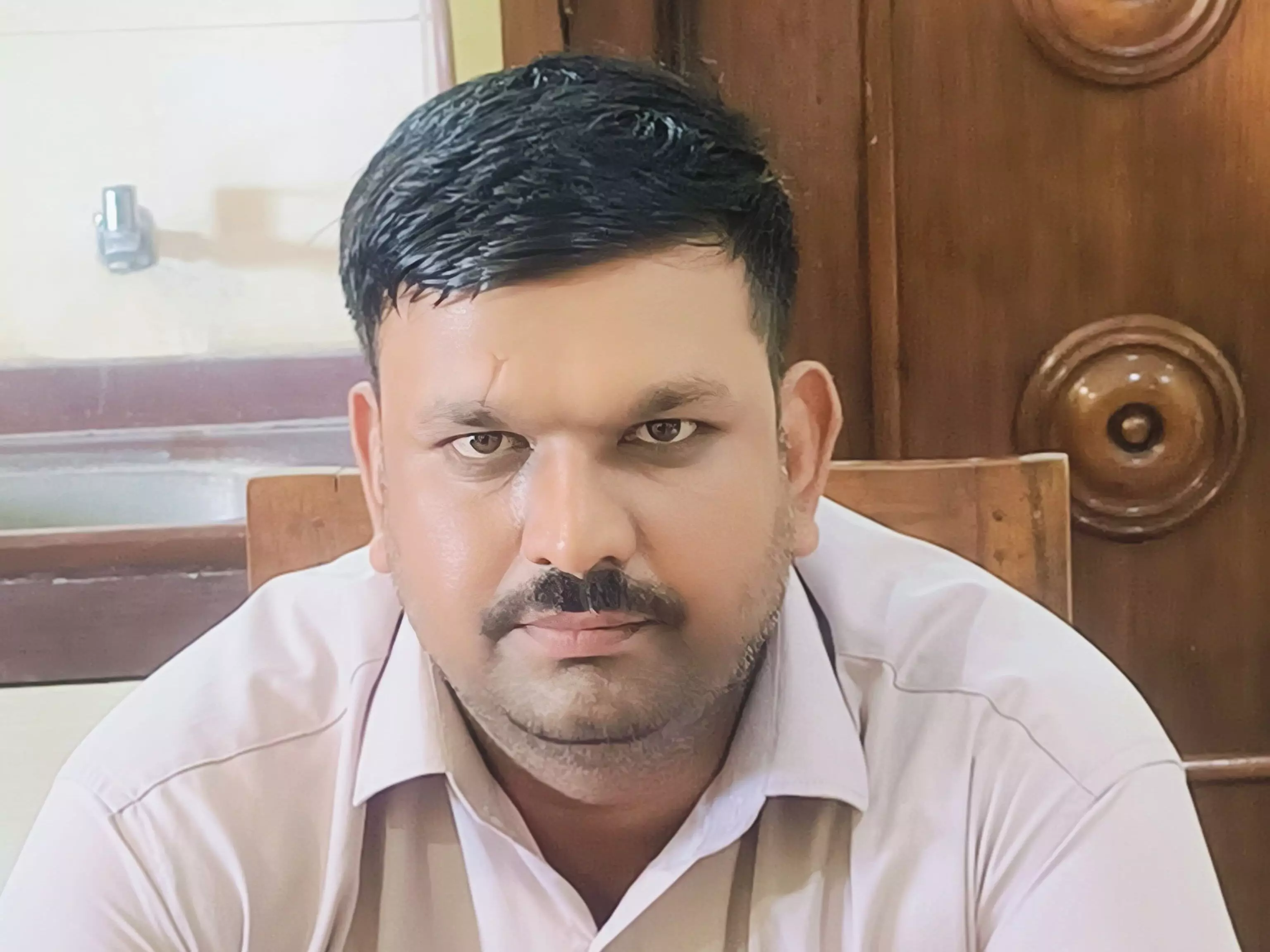 MP News : स्कूल का प्रॉपर्टी टैक्स घटाने के लिए रिश्वत, 25 हजार लेते पंचायत सचिव गिरफ्तार MP News : स्कूल का प्रॉपर्टी टैक्स घटाने के लिए रिश्वत, 25 हजार लेते पंचायत सचिव गिरफ्तार
