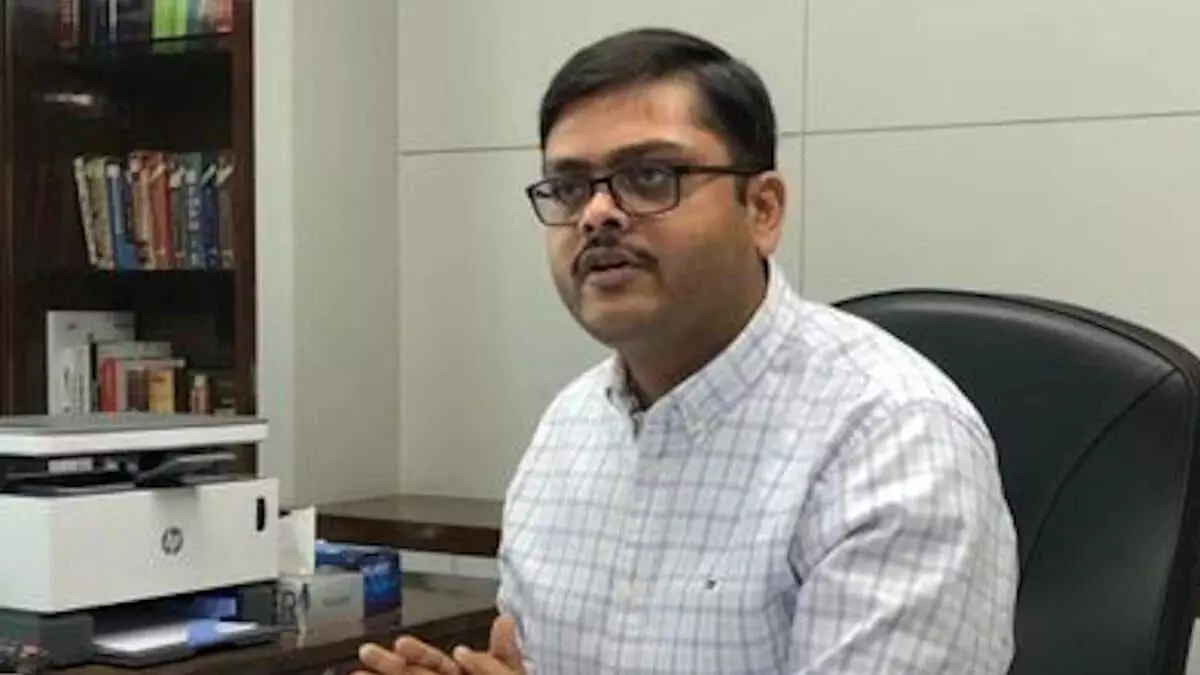 IAS Tamboli Ayyaz Fakirbhai: छत्तीसगढ़ कैडर के IAS तंबोली अय्याज फकीरभाई को IRDAI में मिली बड़ी जिम्मेदारी, बने कार्यकारी निदेशक IAS Tamboli Ayyaz Fakirbhai: छत्तीसगढ़ कैडर के IAS तंबोली अय्याज फकीरभाई को IRDAI में मिली बड़ी जिम्मेदारी, बने कार्यकारी निदेशक