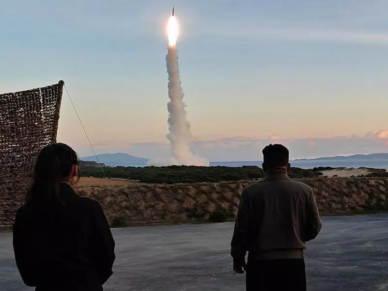 North Korea Missile Launch: किम जोंग उन ने दागीं बैलिस्टिक मिसाइलें, दक्षिण कोरिया और जापान टेंशन में... North Korea Missile Launch: किम जोंग उन ने दागीं बैलिस्टिक मिसाइलें, दक्षिण कोरिया और जापान टेंशन में...