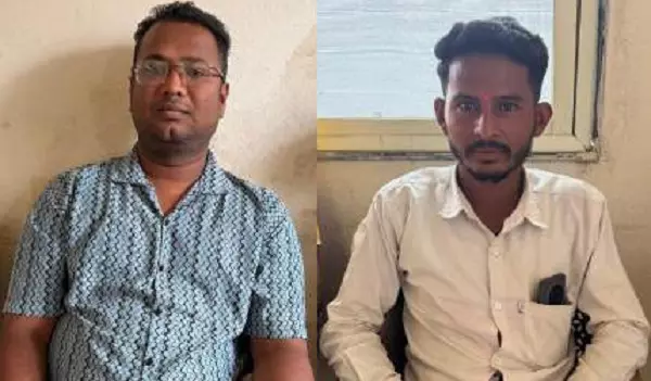 MP News : माकड़ोन उपमंडी में रिश्वतखोरी का आरोप, 4 हजार रुपये लेते उपनिरीक्षक और सहायक कर्मचारी लोकायुक्त के हत्थे चढ़े MP News : माकड़ोन उपमंडी में रिश्वतखोरी का आरोप, 4 हजार रुपये लेते उपनिरीक्षक और सहायक कर्मचारी लोकायुक्त के हत्थे चढ़े