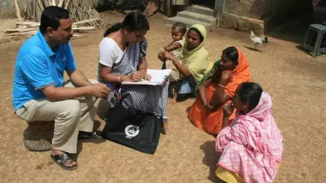 Census Rules 2026: जनगणना नियमों में बड़ा बदलाव, सरकारी कर्मचारियों के साथ निजी संस्थानों की भी लगेगी ड्यूटी, जानें क्या-क्या बदला Census Rules 2026: जनगणना नियमों में बड़ा बदलाव, सरकारी कर्मचारियों के साथ निजी संस्थानों की भी लगेगी ड्यूटी, जानें क्या-क्या बदला