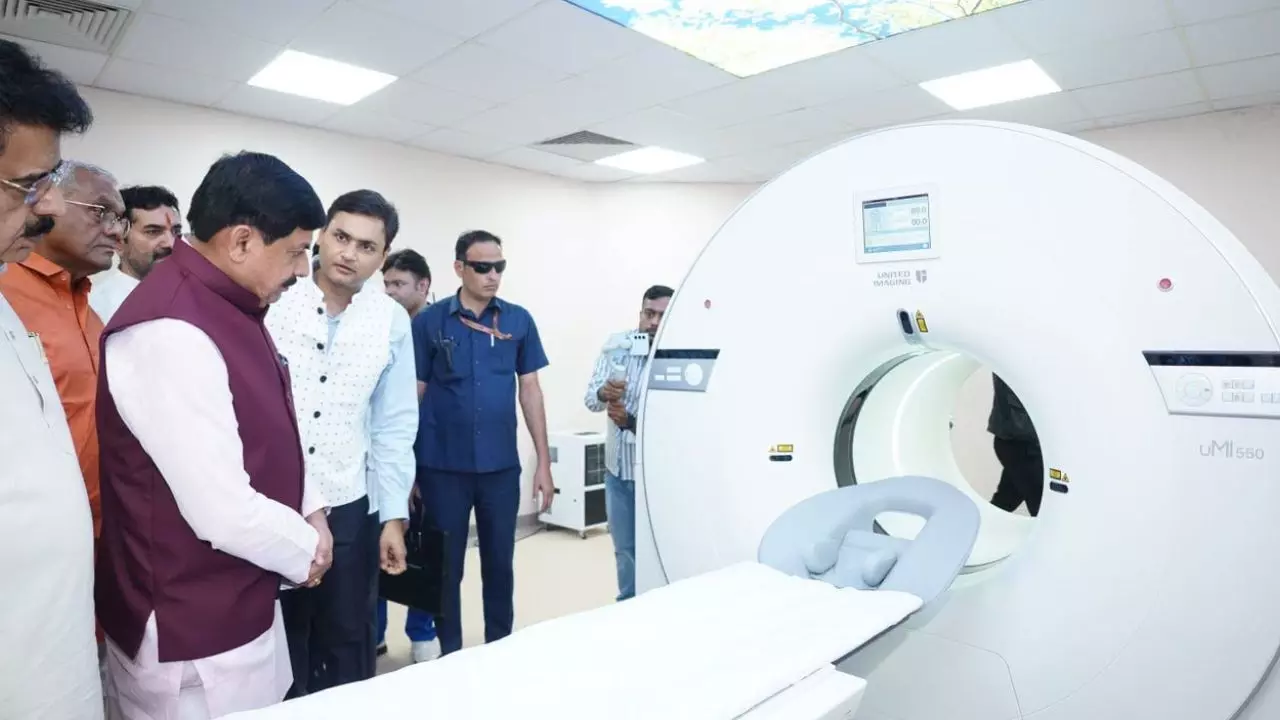 MP : इंदौर के एमवाय अस्पताल को मिली PET CT स्कैन की सौगात, CM मोहन ने किया लोकार्पण MP : इंदौर के एमवाय अस्पताल को मिली PET CT स्कैन की सौगात, CM मोहन ने किया लोकार्पण