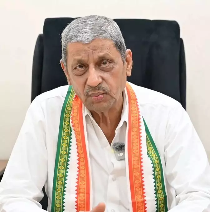 Mohammad Akbar Raipur News: जीवित महिला को मृत बताकर राशन कार्ड निरस्त! साकरा बानो के मामले में पूर्व मंत्री मोहम्मद अकबर ने दस्तावेजी एवं वीडियो साक्ष्यों के साथ उठाए सवाल Mohammad Akbar Raipur News: जीवित महिला को मृत बताकर राशन कार्ड निरस्त! साकरा बानो के मामले में पूर्व मंत्री मोहम्मद अकबर ने दस्तावेजी एवं वीडियो साक्ष्यों के साथ उठाए सवाल
