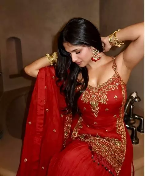 Asian News Raas Garba की आखिरी शाम आज, टीवी एक्ट्रेस कशिश कूपर के साथ जमेगा गरबा, ग्रैंड फिनाले में परिवार संग पहुंचें रामबाग, बंपर लक्की ड्रा में उपहार जीतने का मौका Asian News Raas Garba की आखिरी शाम आज, टीवी एक्ट्रेस कशिश कूपर के साथ जमेगा गरबा, ग्रैंड फिनाले में परिवार संग पहुंचें रामबाग, बंपर लक्की ड्रा में उपहार जीतने का मौका