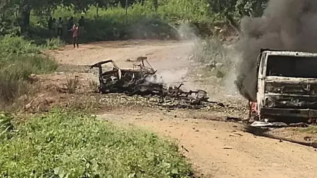 Andhra Pradesh News : सड़क निर्माण स्थल पर पिकअप में लगी आग, धमाके के बाद 5 मजदूरों की मौत Andhra Pradesh News : सड़क निर्माण स्थल पर पिकअप में लगी आग, धमाके के बाद 5 मजदूरों की मौत