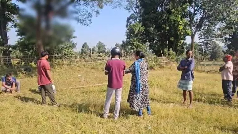 CG News : घर से बिना बताए निकला युवक, पेड़ पर फंदे से लटका मिला शव, पुलिस जांच में जुटी CG News : घर से बिना बताए निकला युवक, पेड़ पर फंदे से लटका मिला शव, पुलिस जांच में जुटी