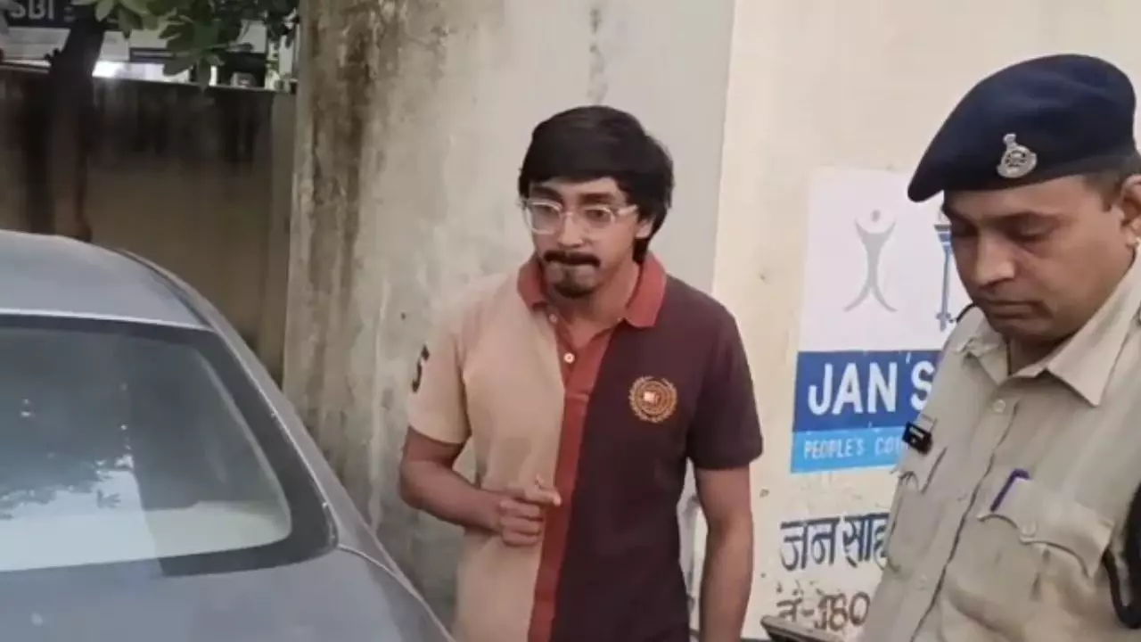 Spurious Liquor Tragedy: देवास जहरीली शराब कांड में अमन कासलीवाल गिरफ्तार, इंदौर का गोदाम सील Spurious Liquor Tragedy: देवास जहरीली शराब कांड में अमन कासलीवाल गिरफ्तार, इंदौर का गोदाम सील