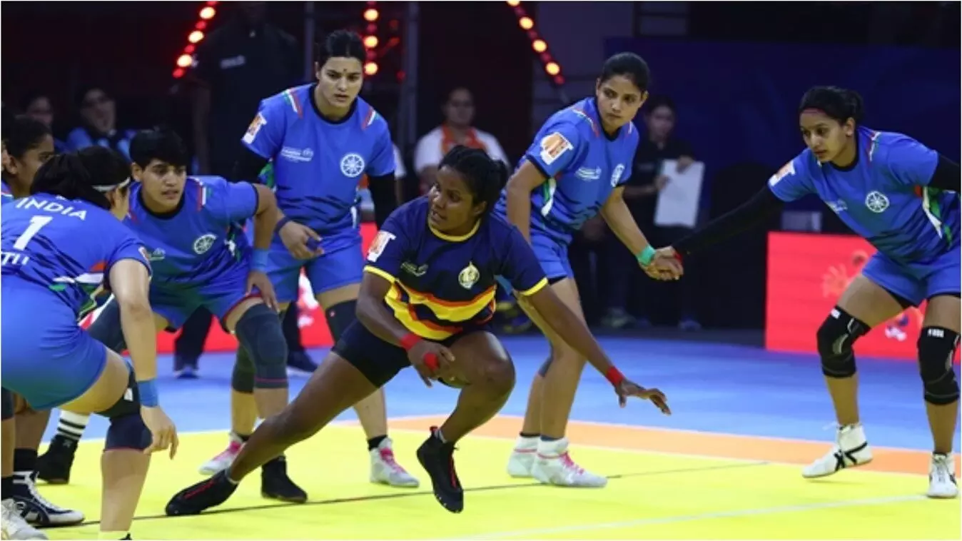 भारतीय महिला कबड्डी टीम ने जीता पहला कॉमनवेल्थ खिताब, फाइनल में युगांडा को 35-15 से हराया भारतीय महिला कबड्डी टीम ने जीता पहला कॉमनवेल्थ खिताब, फाइनल में युगांडा को 35-15 से हराया